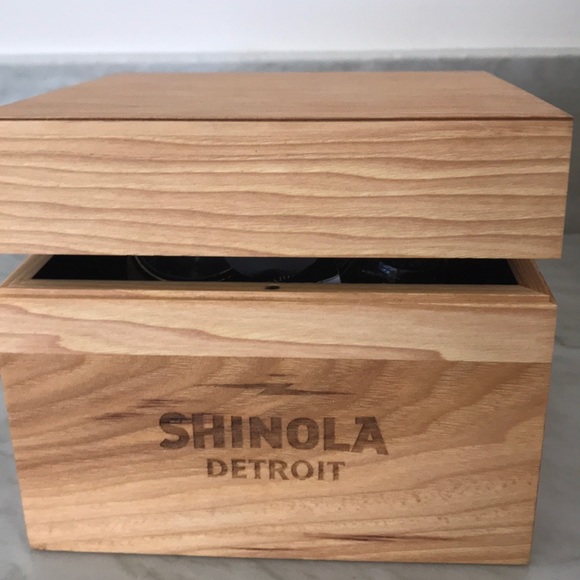 Shinola Men’s Watch Argonite 5030 with two straps - Picture 5 of 5